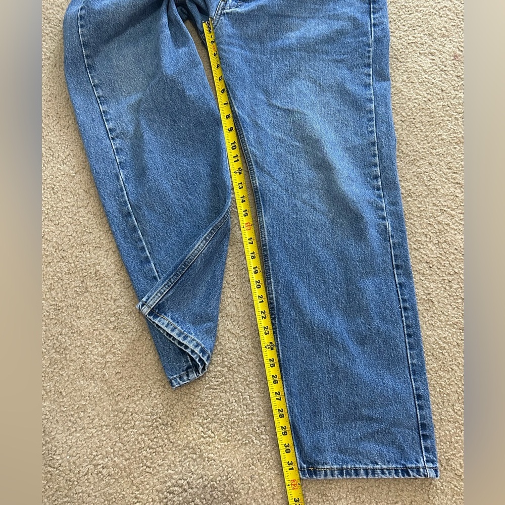 Levi’s 505 Men’s 42x32 Regular Fit Medium Wash Jeans - Picture 8 of 10